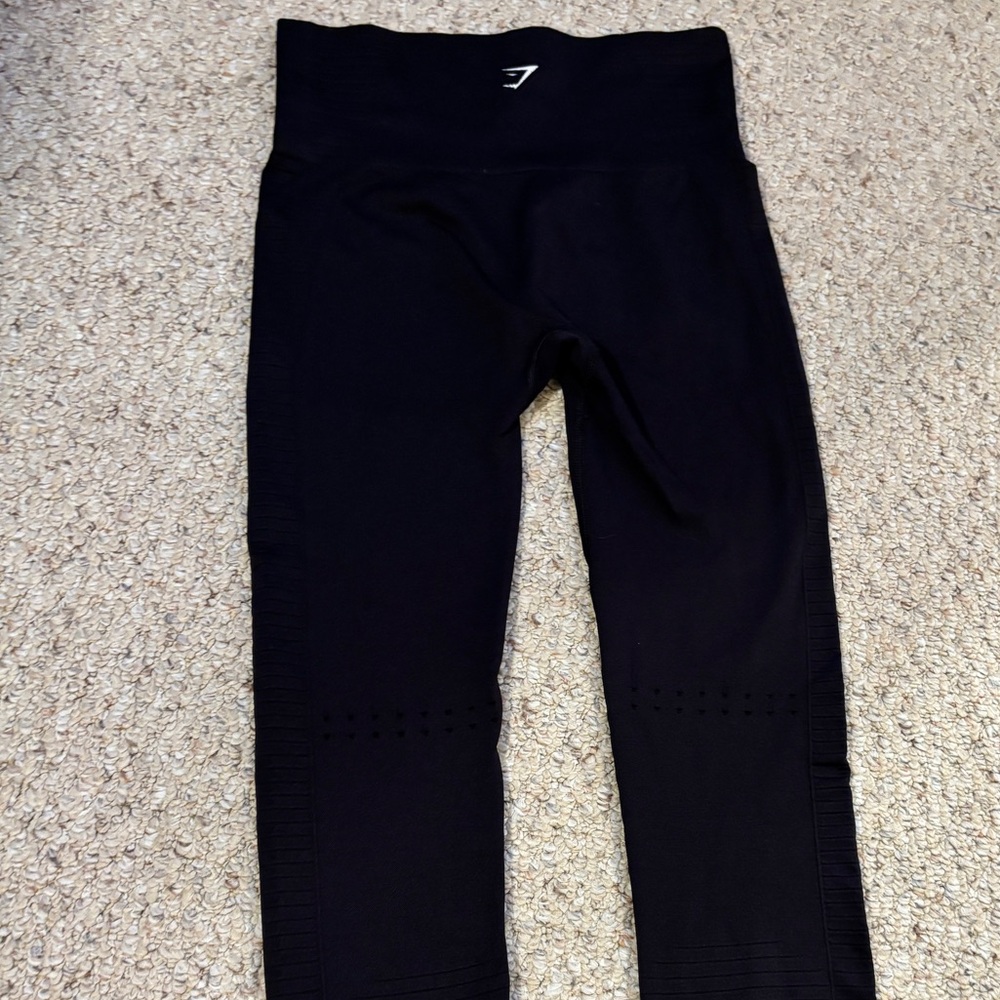 Gymshark • Black Leggings with Mesh Cutouts - Picture 5 of 6